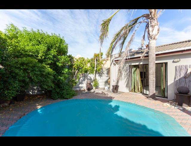 3 BEDROOM FREESTANDING TO LET IN WEST BEACH